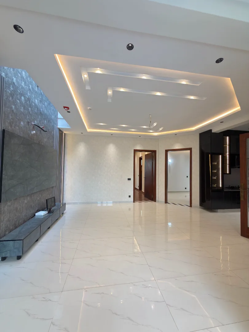 Stunning 10 Marla Ultra-Modern Designer House for Sale in DHA Phase 7, Lahore - Photo 2