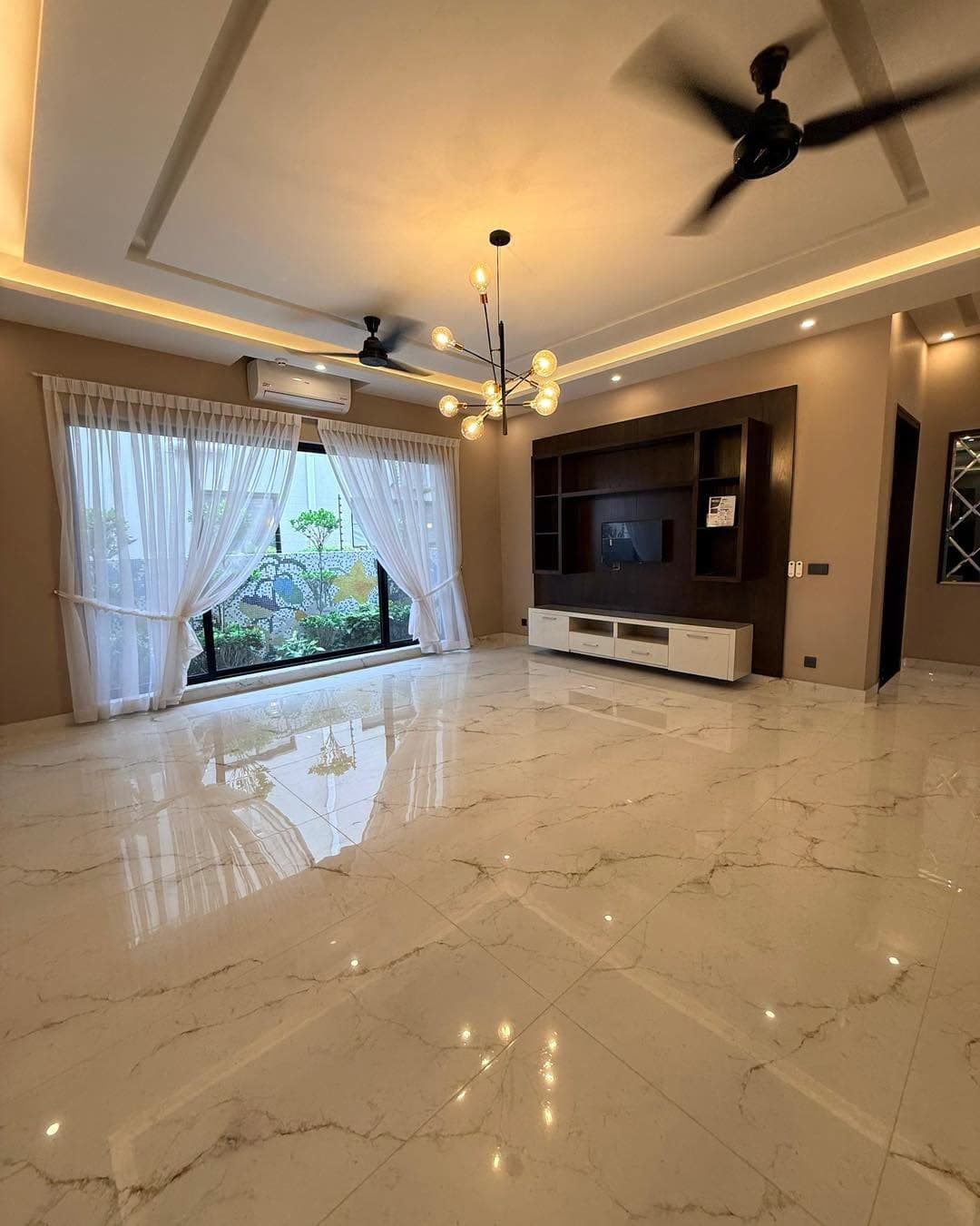 Ultra-Modern 1 Kanal Brand New Luxury House for Sale in DHA Phase 6, Lahore - Photo 4