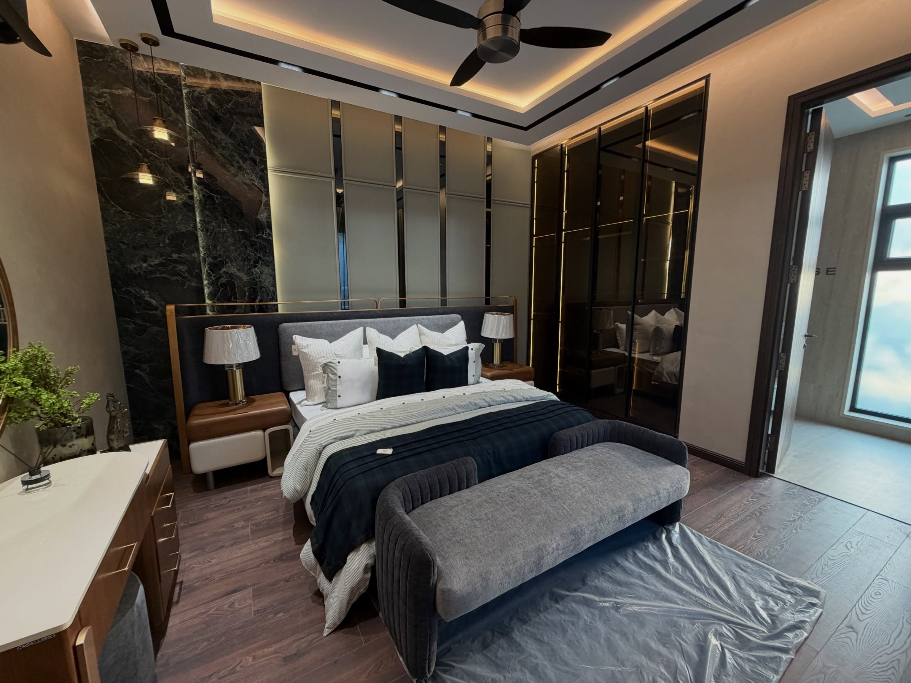 1 Kanal Ultra-Modern Luxury House with Full Basement & Pool for Sale in DHA Phase 6, Lahore - Photo 3