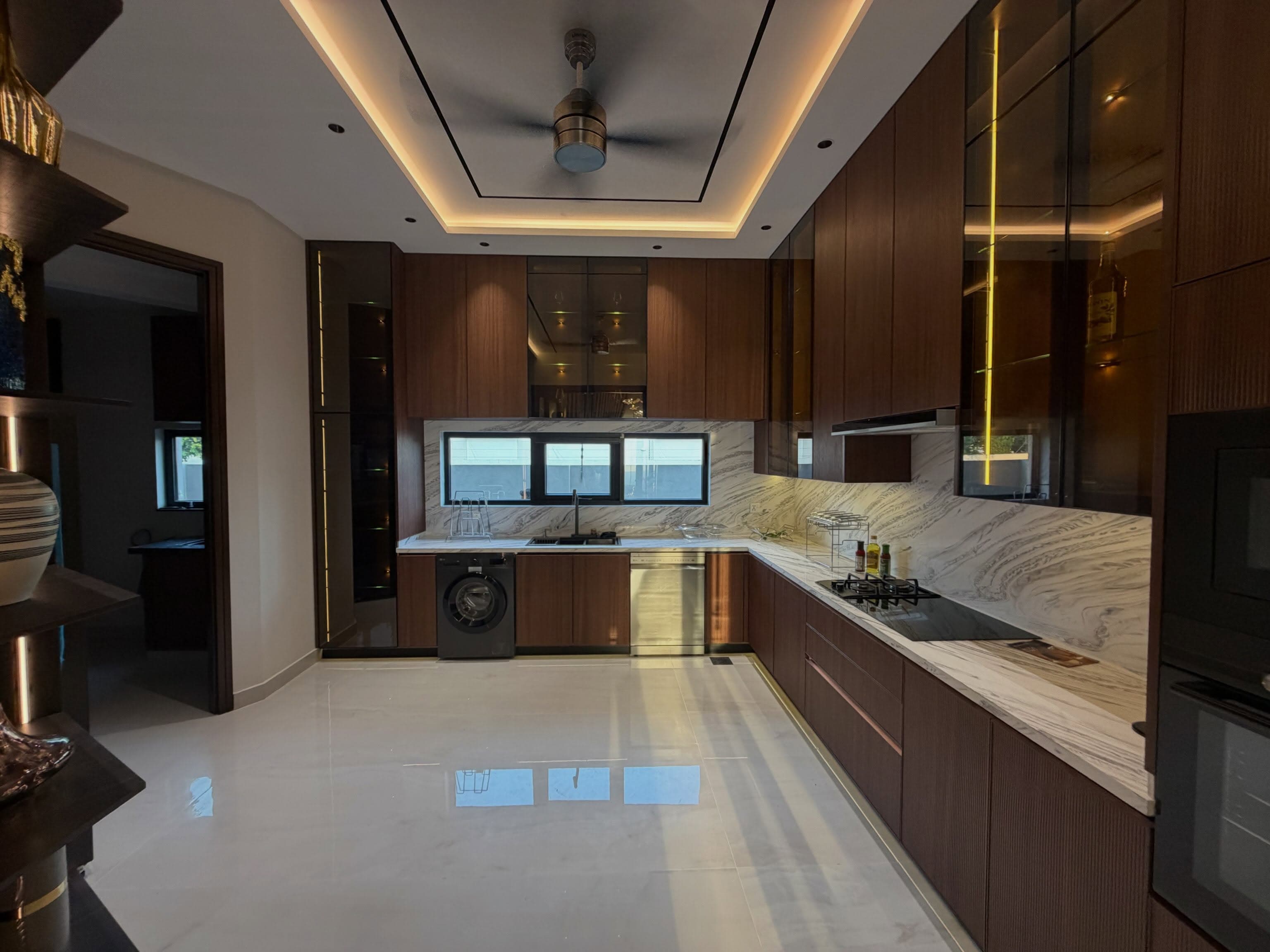 1 Kanal Ultra-Modern Luxury House with Full Basement & Pool for Sale in DHA Phase 6, Lahore - Photo 7
