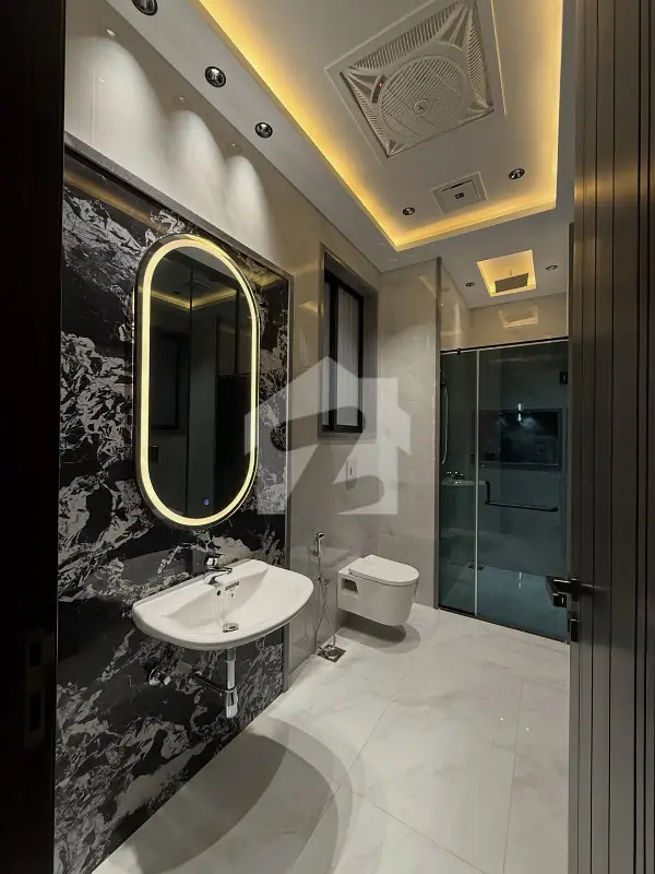 1 Kanal Ultra-Modern Brand New Luxury House for Sale in DHA Phase 6, Lahore - Photo 8