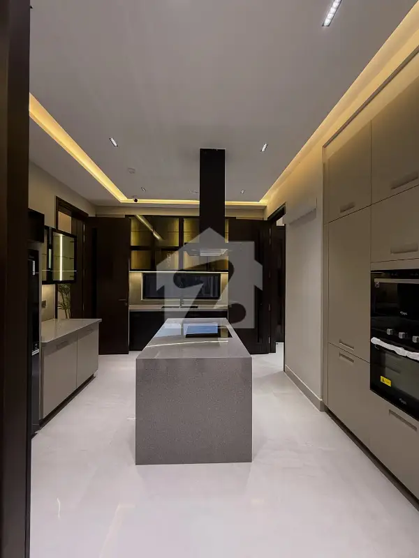 1 Kanal Ultra-Modern Brand New Luxury House for Sale in DHA Phase 6, Lahore - Photo 10