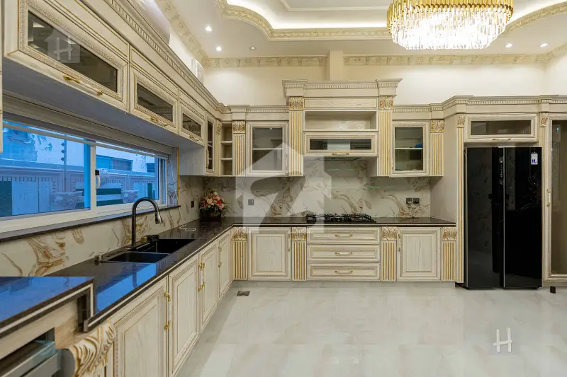 Palatial 1 Kanal Spanish-Classical Mansion with Indoor Pool & Private Cinema in DHA Phase 6, Lahore - Photo 6