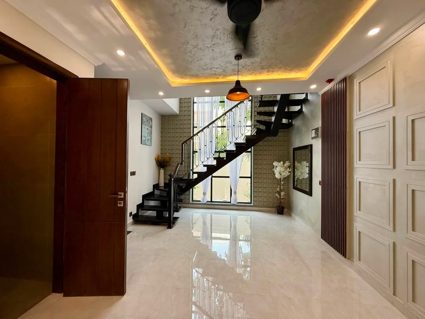 Exquisite 5 Marla Designer House with Full Basement for Sale in DHA Phase 9, Lahore - Photo 2