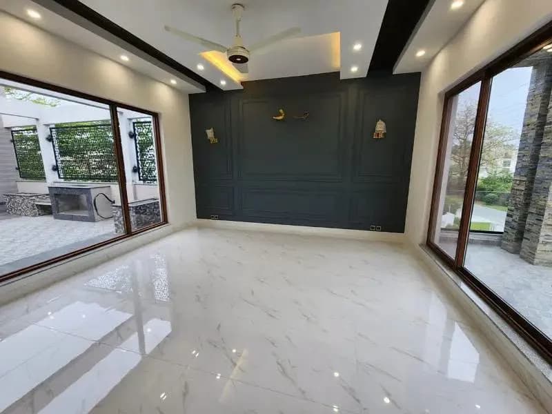 Sovereign 1 Kanal Corner Residence for Sale in DHA Phase 2, Lahore - Photo 4