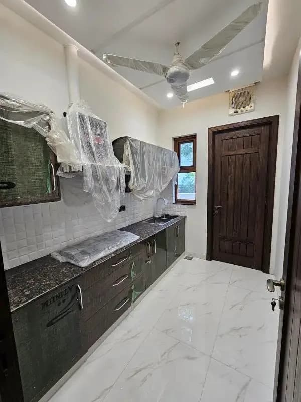 Sovereign 1 Kanal Corner Residence for Sale in DHA Phase 2, Lahore - Photo 7