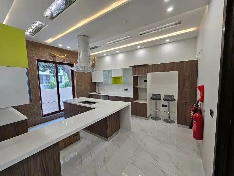 Sovereign 1 Kanal Corner Residence for Sale in DHA Phase 2, Lahore - Photo 9