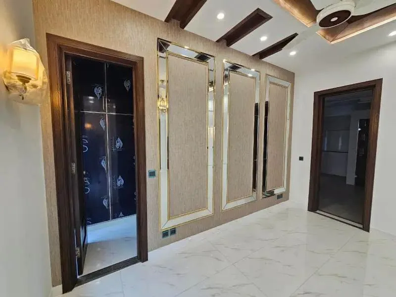 Sovereign 1 Kanal Corner Residence for Sale in DHA Phase 2, Lahore - Photo 12