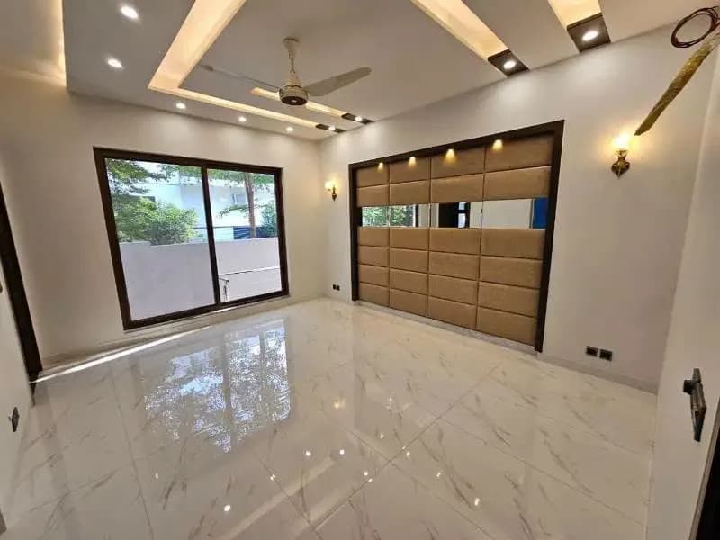 Sovereign 1 Kanal Corner Residence for Sale in DHA Phase 2, Lahore - Photo 13