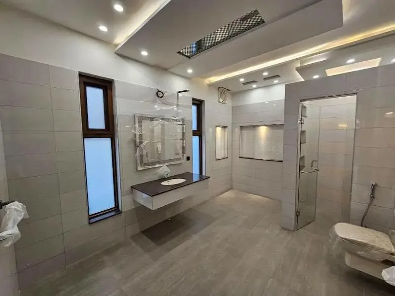 Sovereign 1 Kanal Corner Residence for Sale in DHA Phase 2, Lahore - Photo 14
