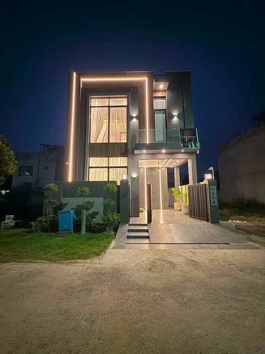Sleek 5 Marla Contemporary Designer House for Sale in DHA Phase 9 Town, Lahore - Photo 1