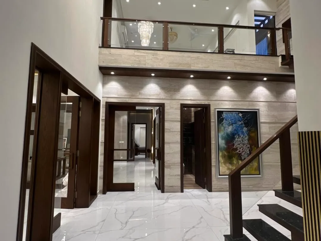Exemplary 1 Kanal Fully Furnished House for Sale in DHA Phase 8 (Sector S), Lahore - Photo 3