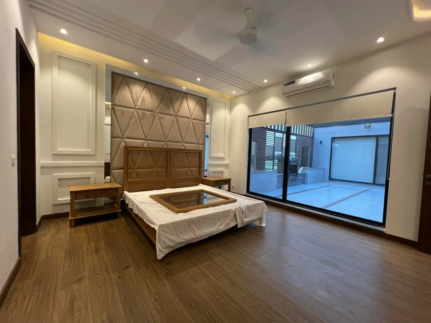 Exemplary 1 Kanal Fully Furnished House for Sale in DHA Phase 8 (Sector S), Lahore - Photo 19