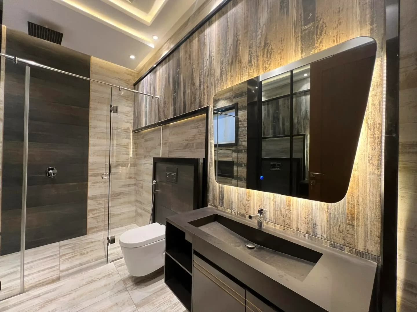 Exemplary 1 Kanal Fully Furnished House for Sale in DHA Phase 8 (Sector S), Lahore - Photo 23