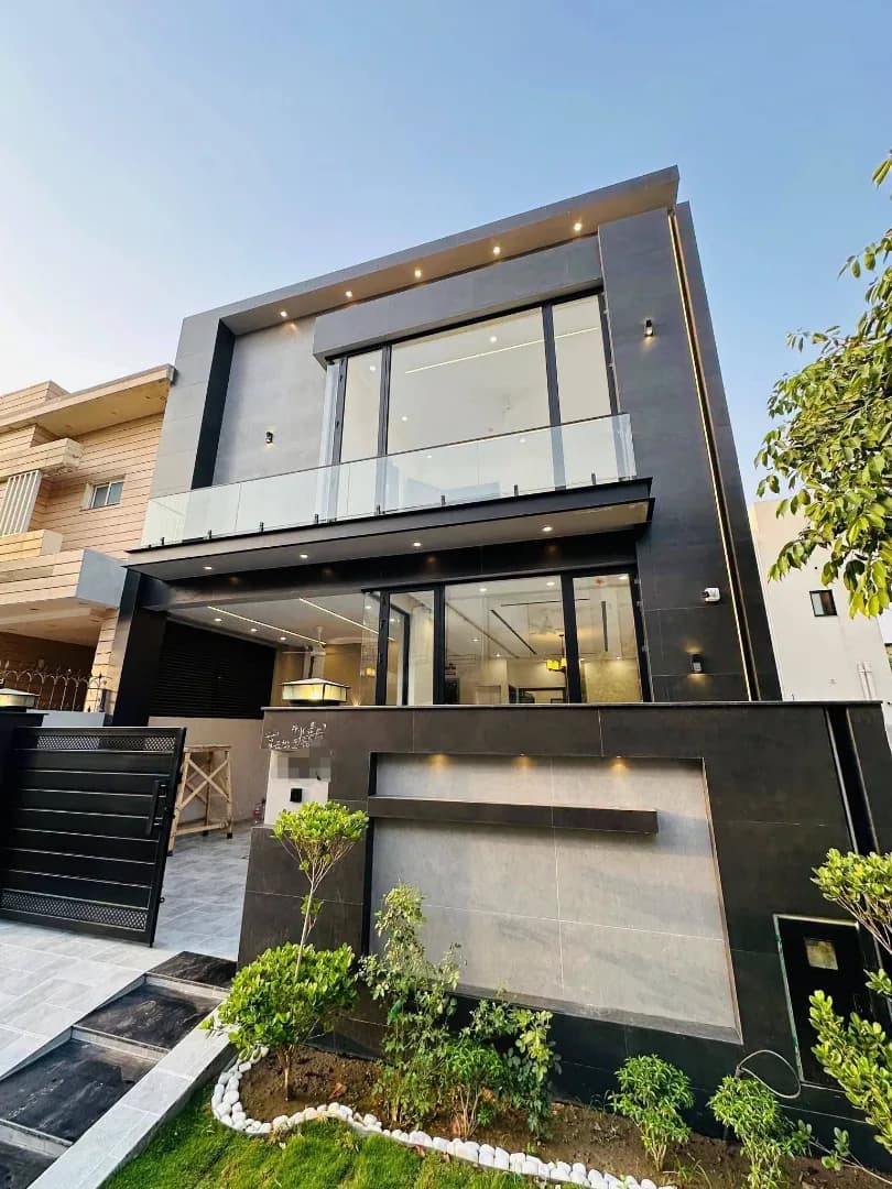 Magnificent 5 Marla Contemporary Designer House for Sale in DHA 9 Town, Lahore - Photo 1