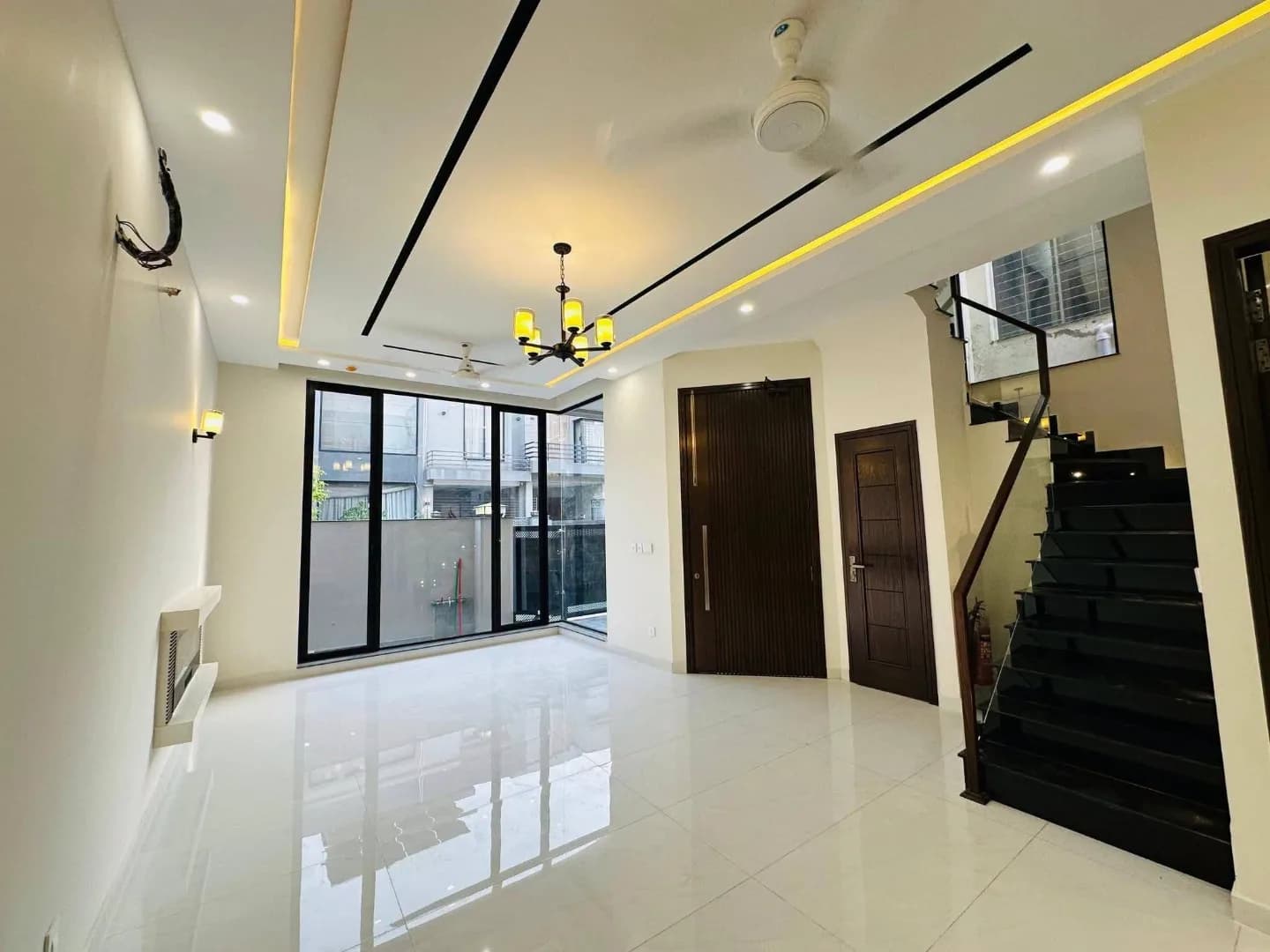 Magnificent 5 Marla Contemporary Designer House for Sale in DHA 9 Town, Lahore - Photo 4