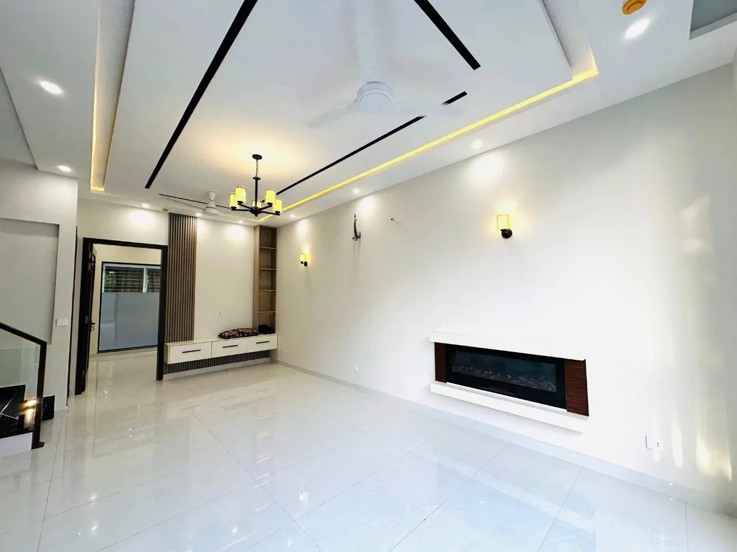 Magnificent 5 Marla Contemporary Designer House for Sale in DHA 9 Town, Lahore - Photo 5