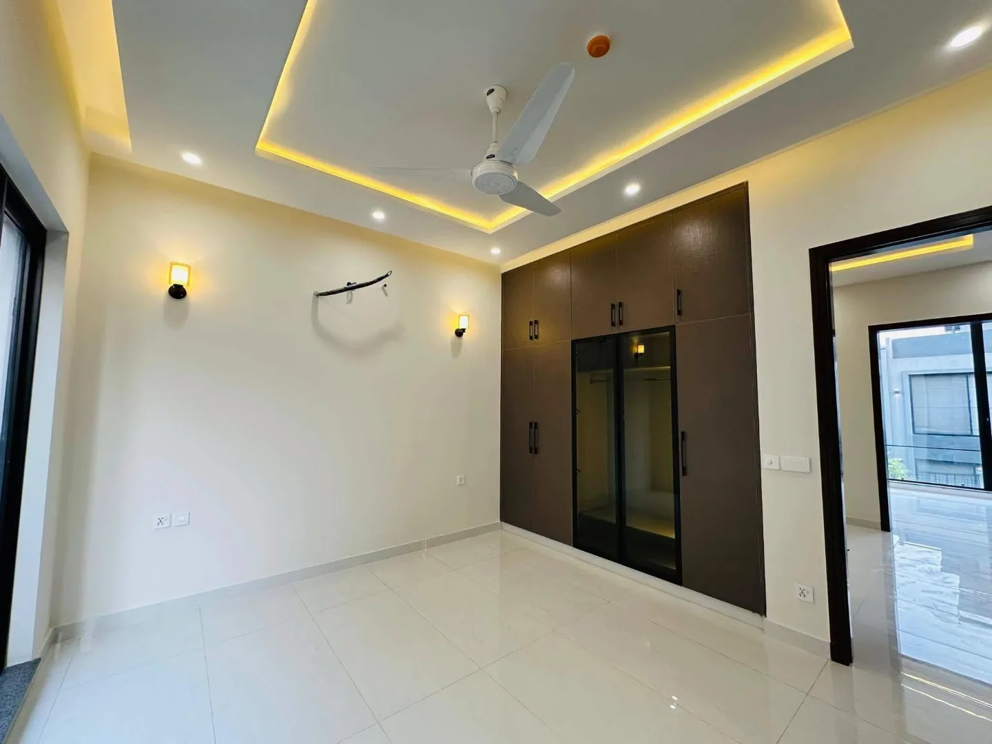 Magnificent 5 Marla Contemporary Designer House for Sale in DHA 9 Town, Lahore - Photo 7