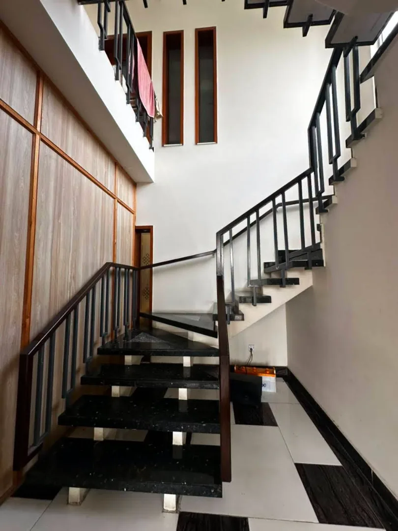 Prestige 1 Kanal Energy-Efficient Residence with 10kVA Solar System for Sale in DHA Phase 6, Lahore - Photo 6