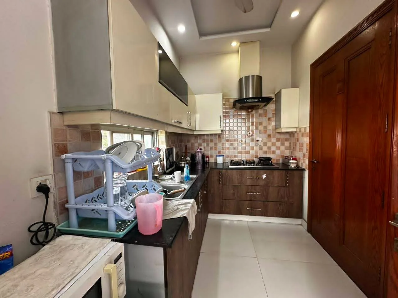 Prestige 1 Kanal Energy-Efficient Residence with 10kVA Solar System for Sale in DHA Phase 6, Lahore - Photo 8