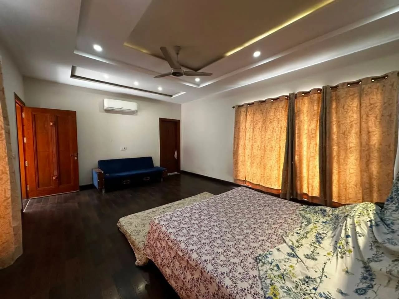 Prestige 1 Kanal Energy-Efficient Residence with 10kVA Solar System for Sale in DHA Phase 6, Lahore - Photo 10