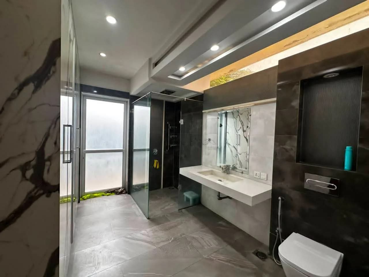 Prestige 1 Kanal Energy-Efficient Residence with 10kVA Solar System for Sale in DHA Phase 6, Lahore - Photo 12
