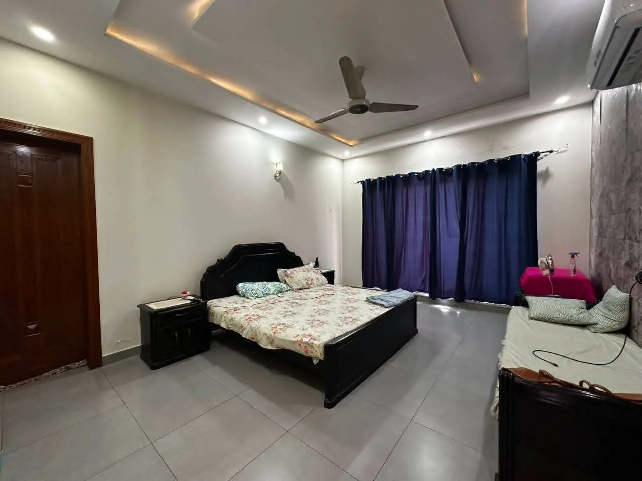 Prestige 1 Kanal Energy-Efficient Residence with 10kVA Solar System for Sale in DHA Phase 6, Lahore - Photo 14