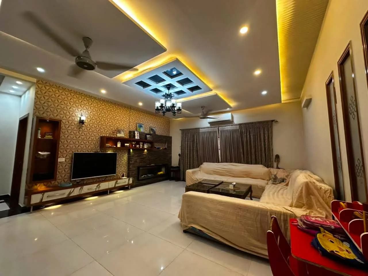 Prestige 1 Kanal Energy-Efficient Residence with 10kVA Solar System for Sale in DHA Phase 6, Lahore - Photo 23