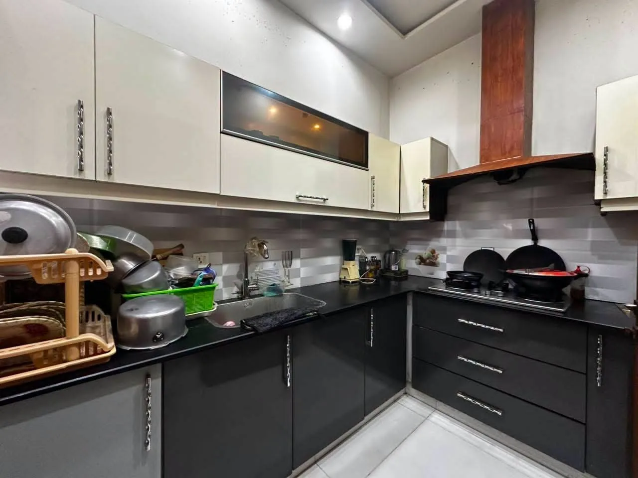 Prestige 1 Kanal Energy-Efficient Residence with 10kVA Solar System for Sale in DHA Phase 6, Lahore - Photo 25