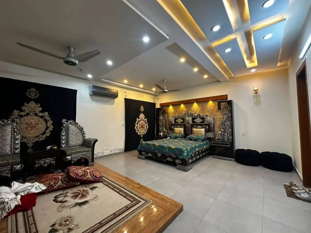 Prestige 1 Kanal Energy-Efficient Residence with 10kVA Solar System for Sale in DHA Phase 6, Lahore - Photo 27