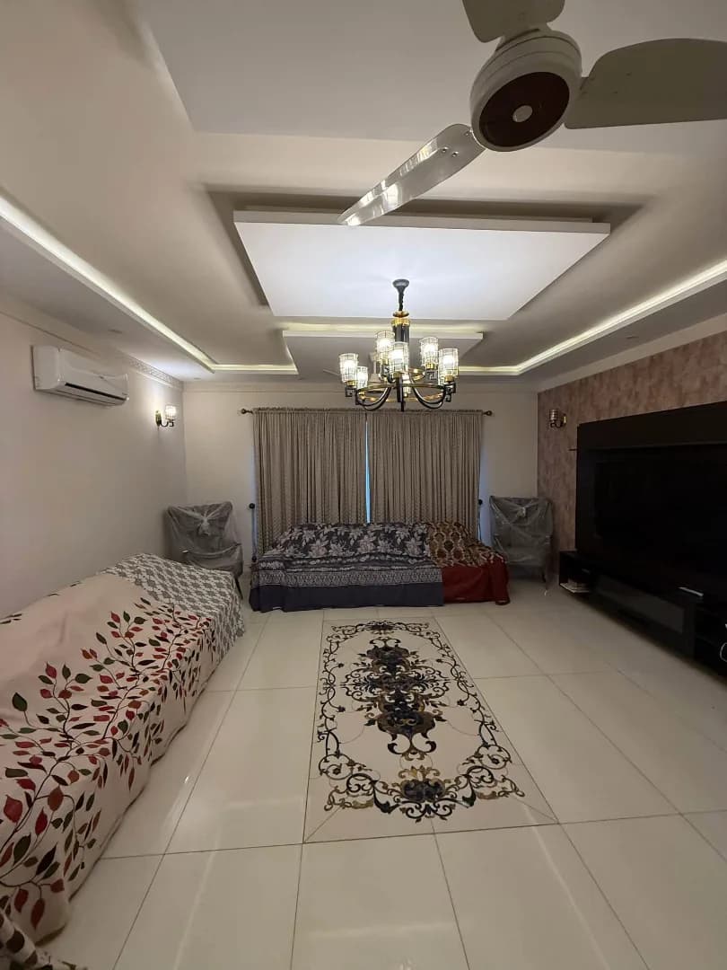 Solid Owner-Built 1 Kanal Fully Furnished Residence with 7kVA Solar System in DHA Phase 5 (Sector A), Lahore - Photo 2