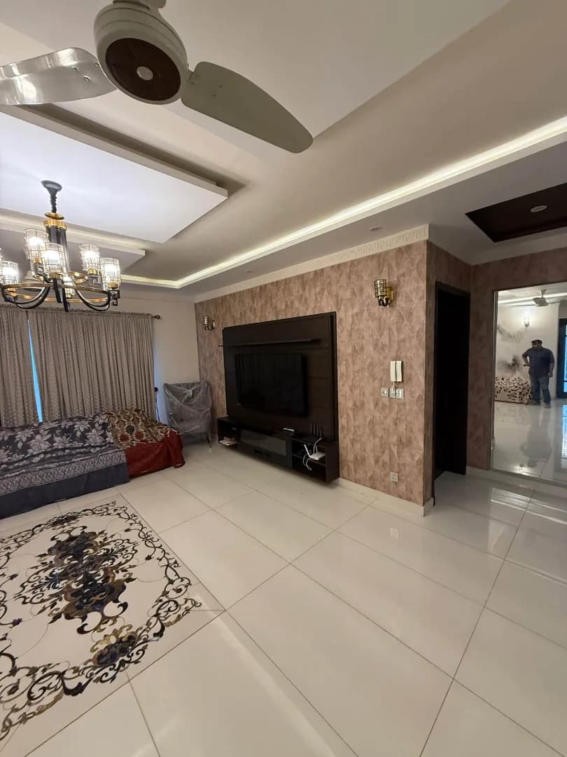 Solid Owner-Built 1 Kanal Fully Furnished Residence with 7kVA Solar System in DHA Phase 5 (Sector A), Lahore - Photo 4