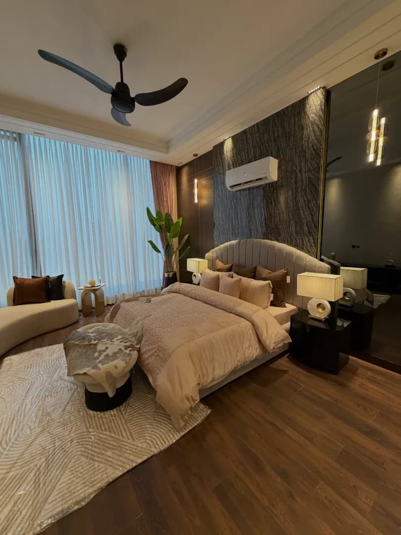 Magnificent 1 Kanal Fully Furnished Luxury Villa for Sale Near Raya, DHA Lahore - Photo 3