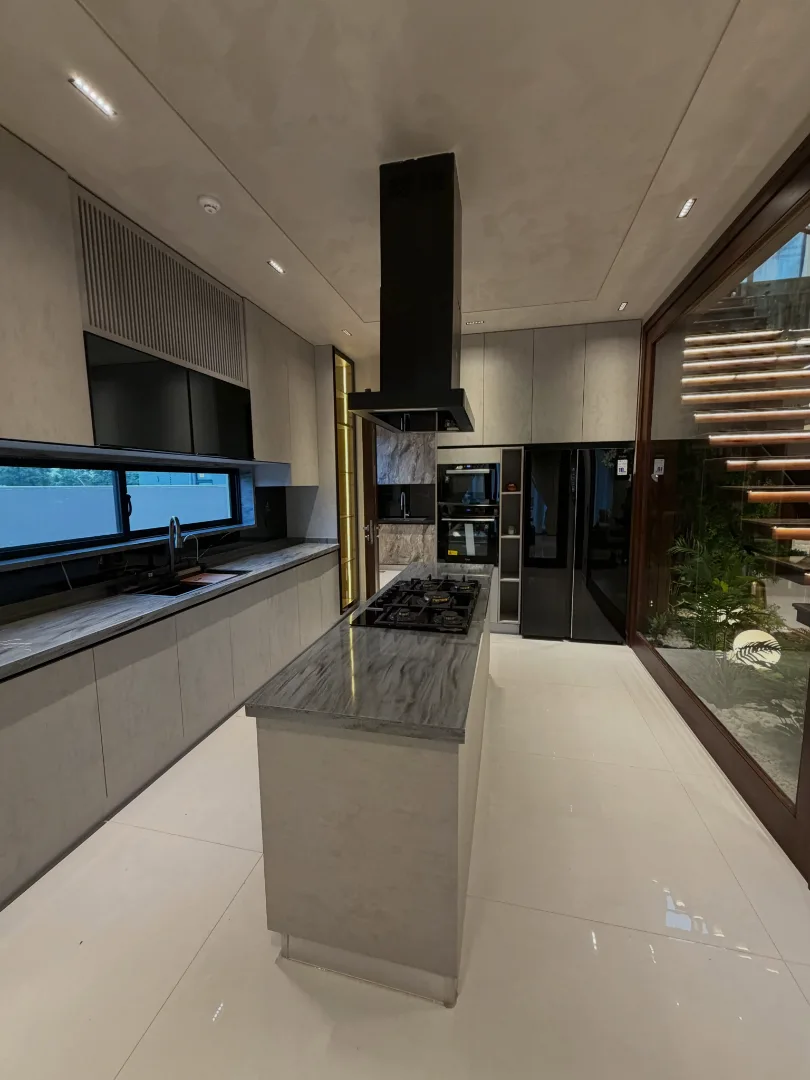 Magnificent 1 Kanal Fully Furnished Luxury Villa for Sale Near Raya, DHA Lahore - Photo 10
